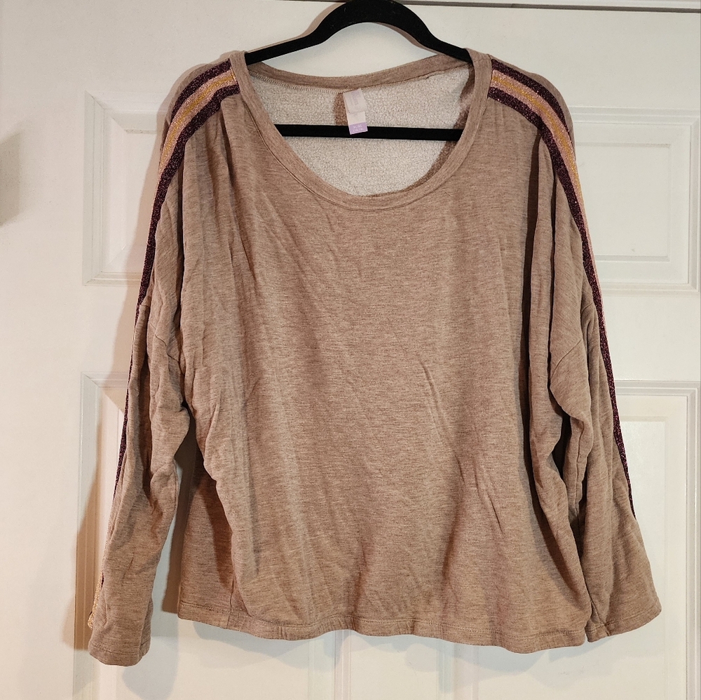 Secret Treasures Casual Beige Top with Sparkle Striped Sleeves XL